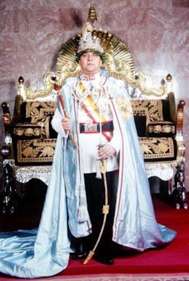 The Last Hindu King How Nepal Desanctified Its Monarchy Seechac Société Européenne Pour L